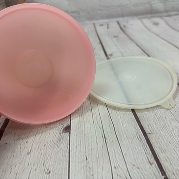 vintage Tupperware Light Pink wonderlier 5.5" Bowl with seal "B" - Picture 2 of 11